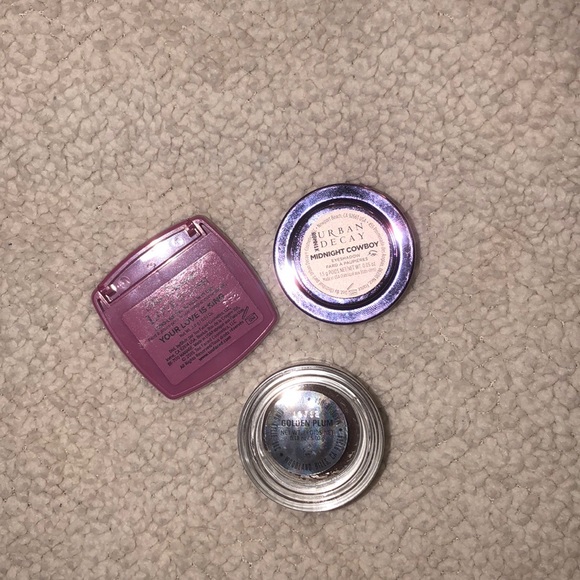 Makeup - Picture 3 of 3